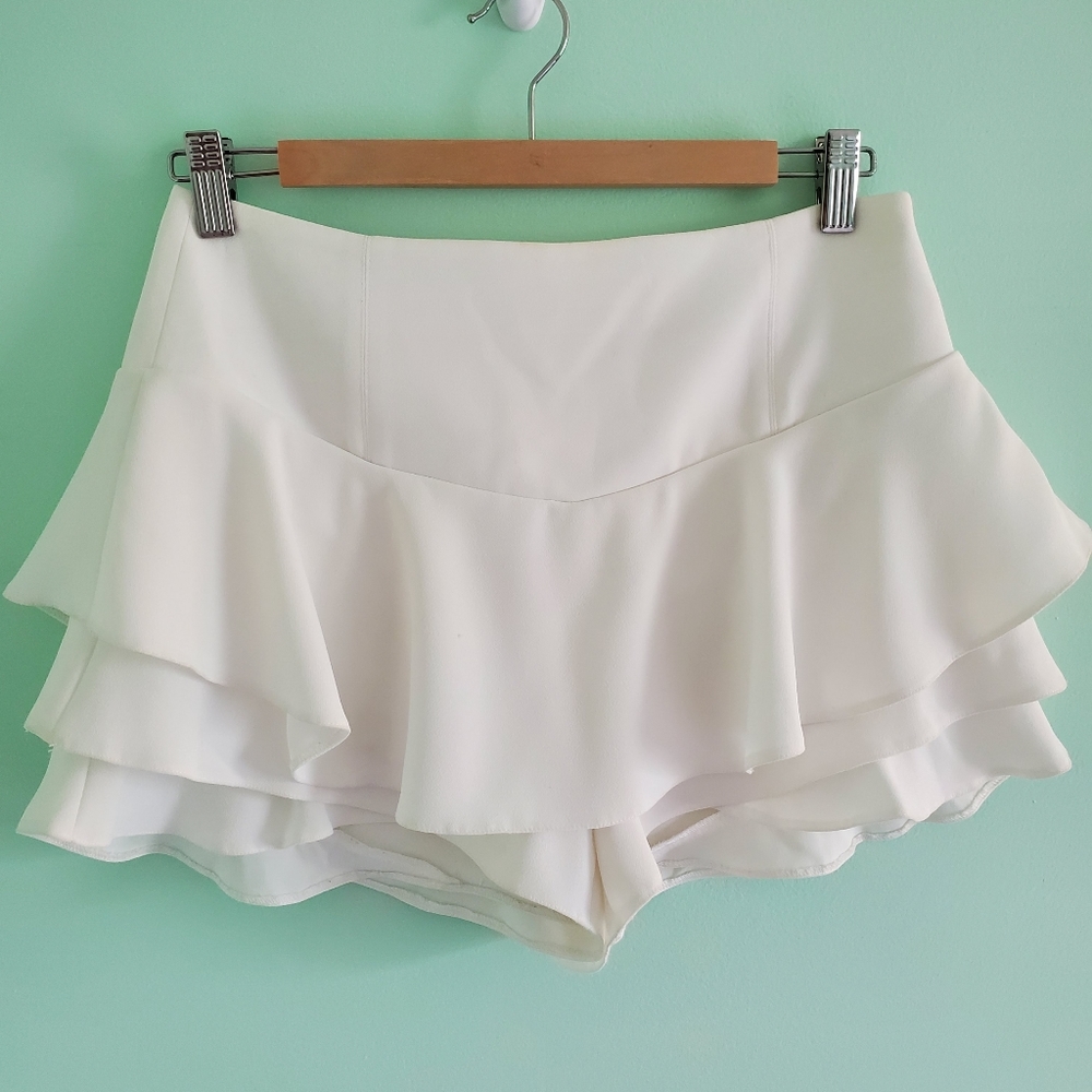Zara Woman White Ruffle Shorts - MEDIUM